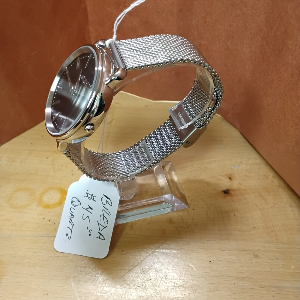 Black Dial Silver Mesh Men's Watch - Picture 5 of 10